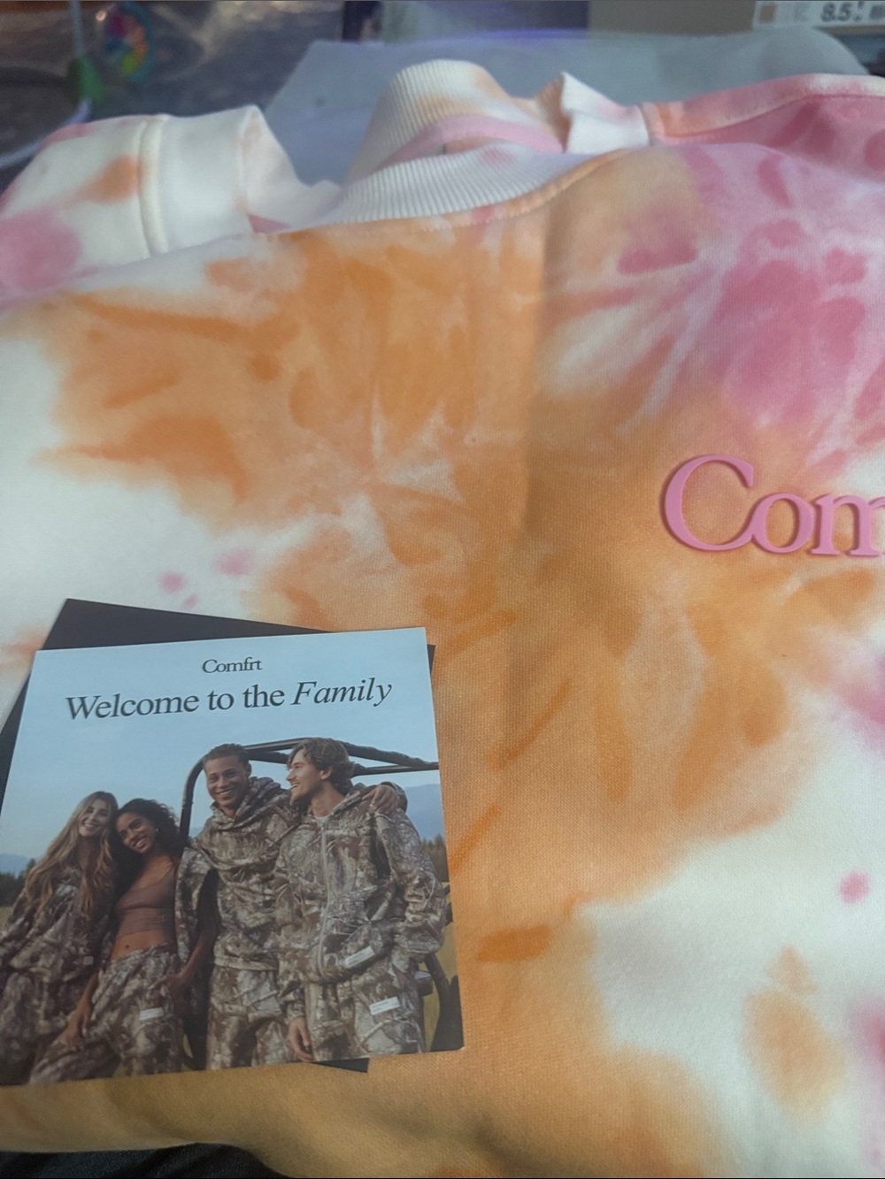 NWT Comfrt Minimalist Oversized Crewneck Sweatshirt - Sunset Tie-Dye -Large